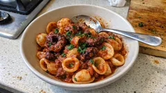 Orecchiette s ragú z chobotnice: pomalé dušení, které udělá omáčku sametovou