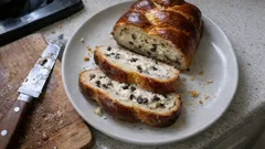 Brioškový cop s ricottou a čokoládou: nadýchaný a vláčný i druhý den