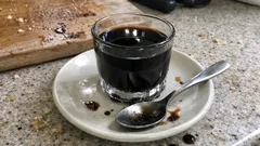 Domácí lékořicový likér: jednoduchý recept, který se po pár týdnech krásně zakulatí