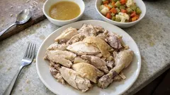 Rodinné lesso: vařená slepice s giardinierou a omáčkou z vývarové zeleniny