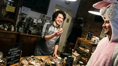 Historka: Na velikonoční směně mi u pultu zazvonil návštěvník, na kterého nezapomenu