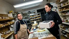 Historka: Pět minut po zavíračce vešla paní s krabicí. A pak řekla větu