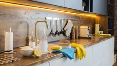 Jak vyčistit mastnotu: 8 způsobů, jak vyčistit kuchyň