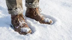 Těchto 6 domácích prostředků zbaví vaše boty nepříjemného zápachu. Tady je zimní trik, jak zdarma osvěžit své boty.