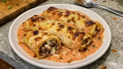 Crespelle s masovou náplní a rosé omáčkou: italské palačinky zapečené ve fritéze