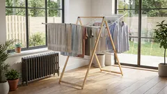 Kde a jak sušit prádlo v bytě: tipy pro ty, kteří nemají sušičku prádla