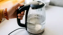 Zde je důvod, proč by se voda neměla vařit dvakrát: dobrý důvod.