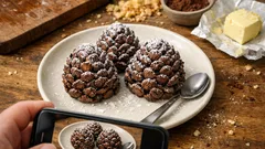 Vánoční šišky (Pigne di Natale): efektní nepečené cukroví hotové bez trouby