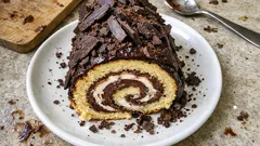 Vánoční roládový kmen girella: piškotová spirála s mascarpone a Nutellou