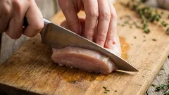 Je maso na pánvi často suché a tvrdé? Vím, jak ho udělat šťavnaté a křehké.