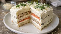 Torta tramezzino: italský sendvičový dort bez pečení, který se krájí na čisté plátky