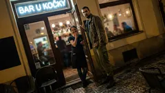 Životní historka: V baru mi jeden štamgast něco řekl – a brácha jen vstal