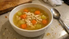 Poctivý kuřecí vývar krok za krokem: čirý, voňavý a vždy se povede